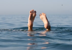 תאונה או טביעה בבריכה - מה עושים?